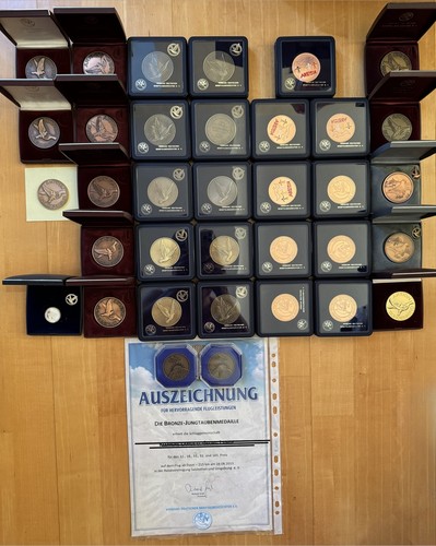 Großes konvolut medaillen - großes, 35